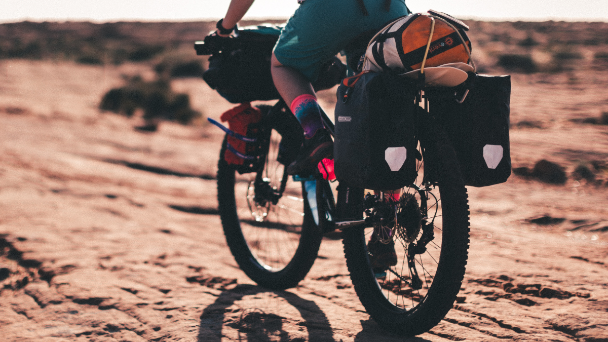 Un vélo affublé de sacoches