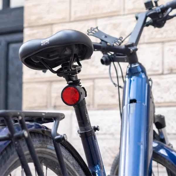 Le tracker GPS connecté d'Invoxia se cache dans un réflecteur pour suivre votre vélo à la trace