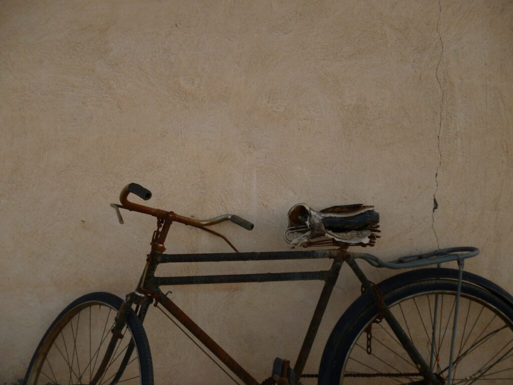 Ce vélo d'occasion est vintage c'est sûr, mais on vous le déconseille pour rouler !