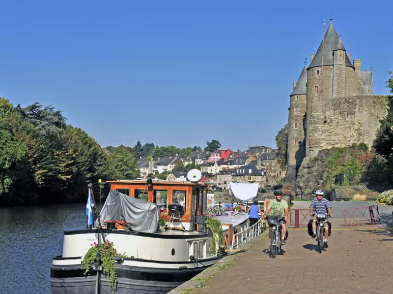 Canal de Nantes à Brest à vélo