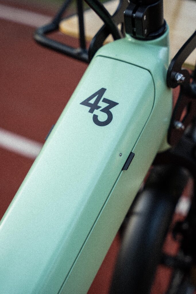 Batterie intégrée dans le cadre aluminium Bike43 2025