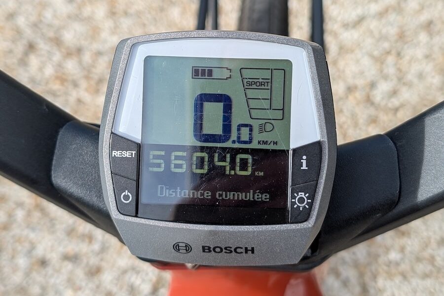 Affichage numérique du niveau de batterie restant sur un vélo