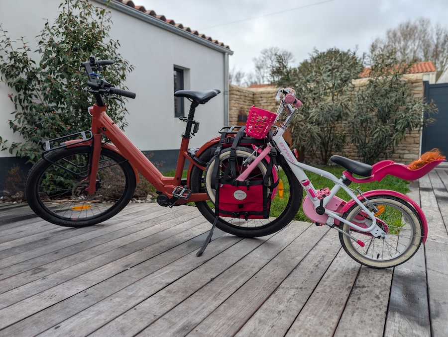 Sacoches vélo Bakkie pour remorquer vélo enfant