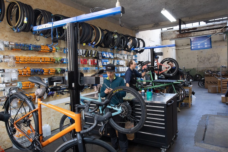 Photo de l'atelier Cycle service, spécialiste des vélos sportifs et de voyage