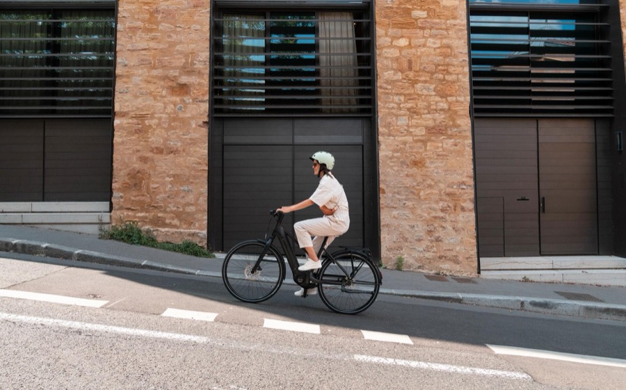 vélo électrique femme Decathlon Btwin LD 920 E cadre bas