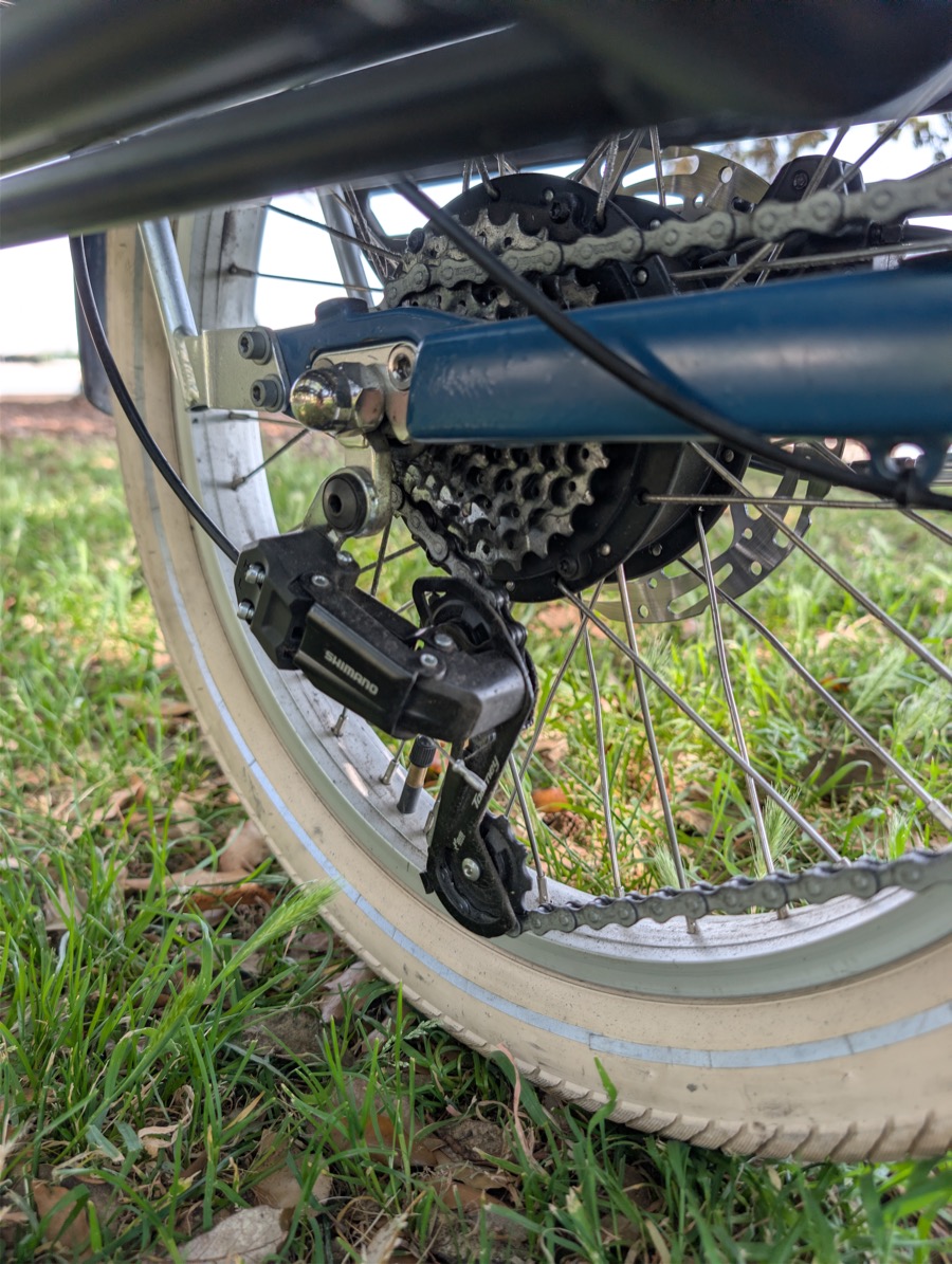 Dérailleur Shimano Tourney 7 vitesses du GAYA L'Incroyable - entrée de gamme