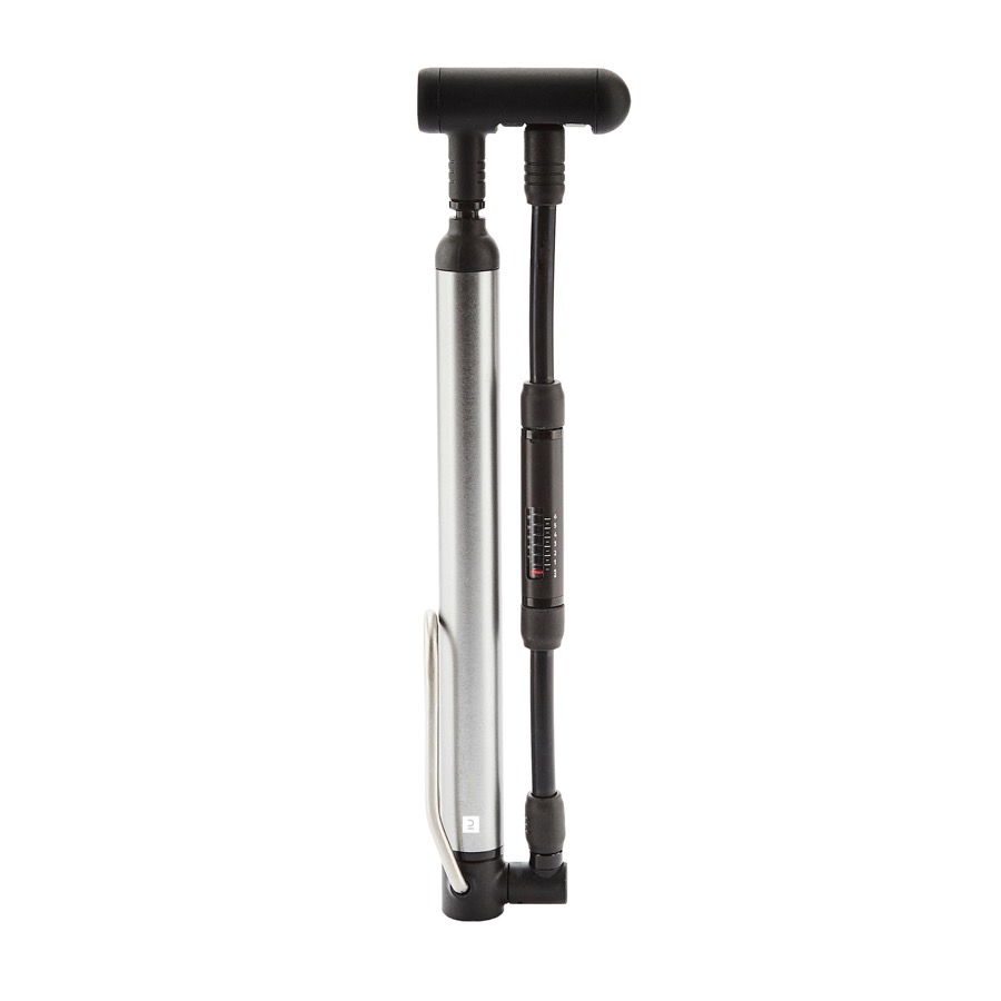 Pompe à vélo portable de voyage Decathlon avec manomètre dans le flexible et base repliable